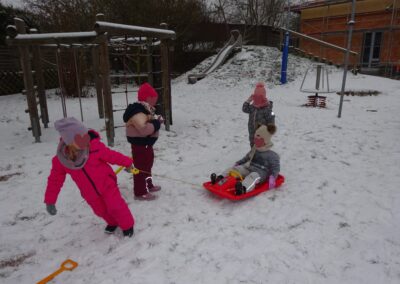 Spielen im Schnee2